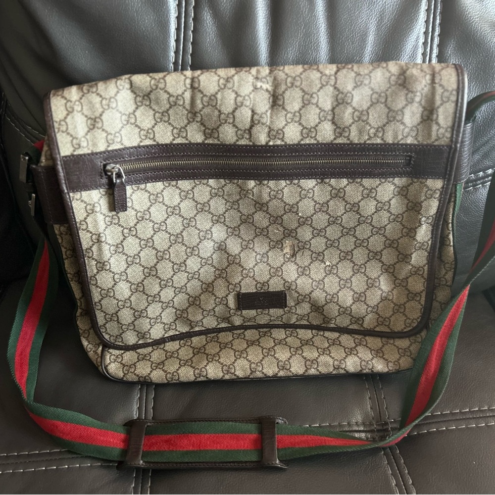 Gucci Messenger